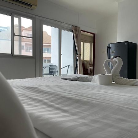Malee Guesthouse And Restaurant Pattaya Buitenkant foto
