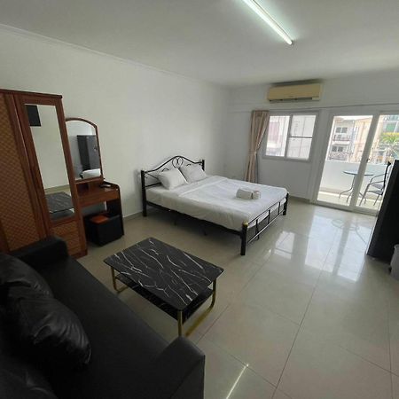 Malee Guesthouse And Restaurant Pattaya Buitenkant foto