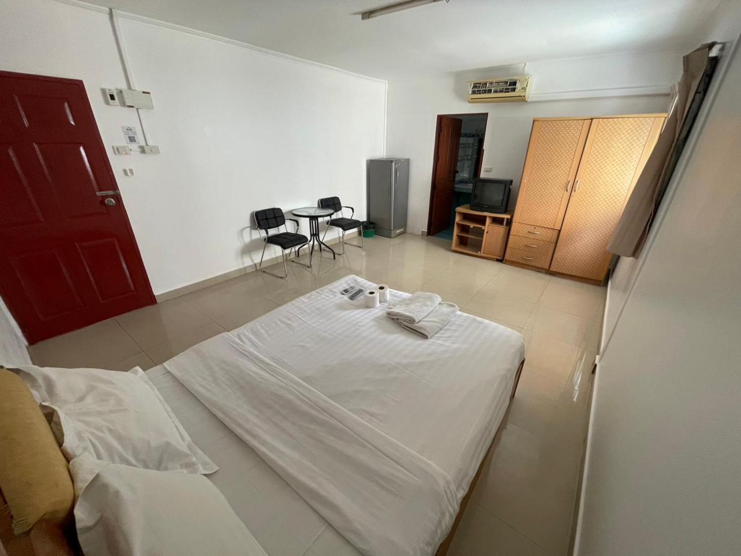Malee Guesthouse And Restaurant Pattaya Buitenkant foto