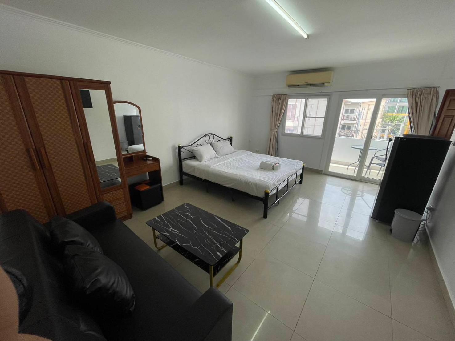 Malee Guesthouse And Restaurant Pattaya Buitenkant foto