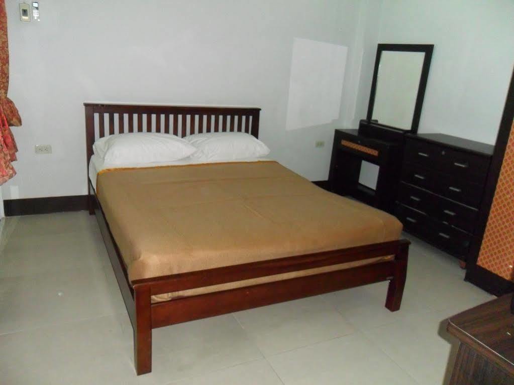 Malee Guesthouse And Restaurant Pattaya Buitenkant foto